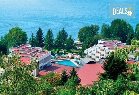 Великден на брега на Охридското езеро: 2 или 3  нощувки със закуски и вечери в хотел Sileks 4*, със собствен транспорт! - Снимка 1